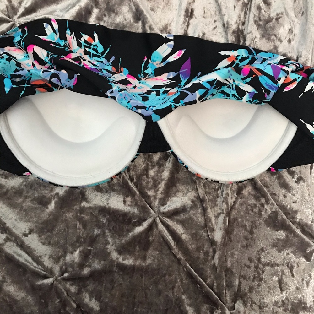 Beach Riot Bikini Top - Picture 5 of 6